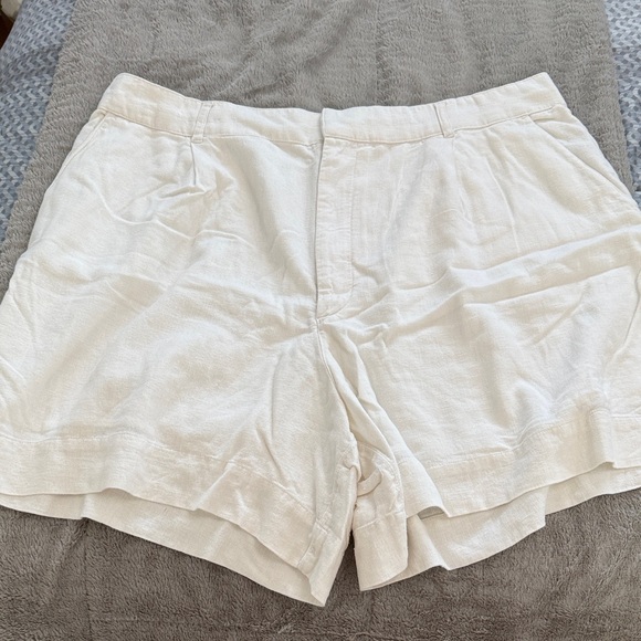 Abercrombie & Fitch Pants - Abercrombie & Fitch White Linen-Blend Bermuda Shorts